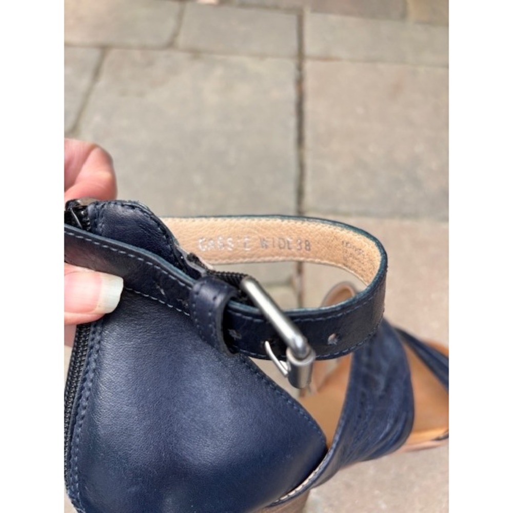 Miz Mooz Cassie Navy Blue Leather Ruched Ankle Strap Sandals Women 38 Wide‎ - Picture 7 of 9